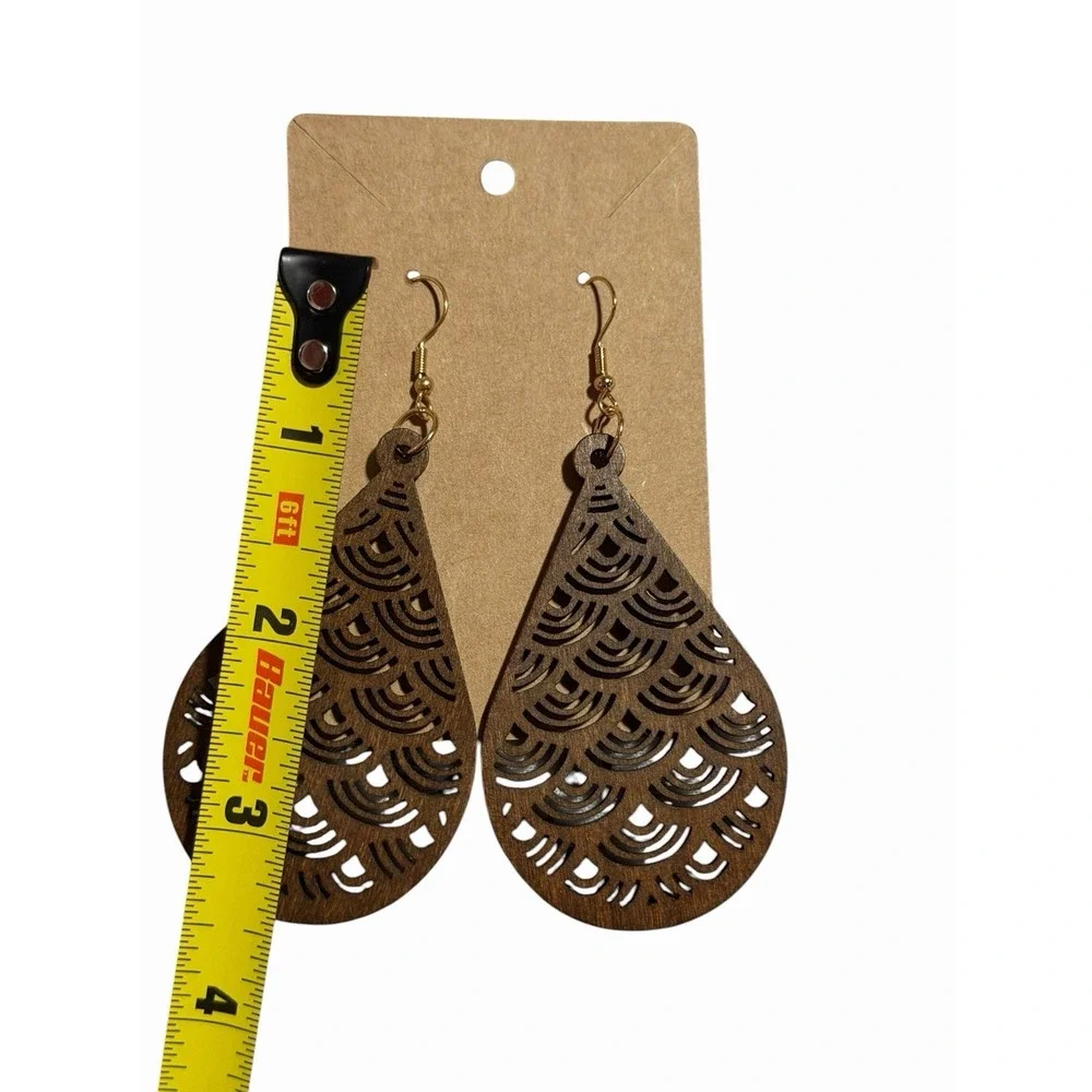 Wooden Teardrop Dangle Earrings Scalloped Laser Cut Boho Filigree Brown‎ Gold